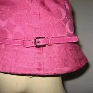 ❤️COACH PINK LOGO / LEATHER BUCKLE STRAP BUCKET CRUSHER HAT P/S NEW COACH Signature Jacquard Bucket Hat In Pink | eBay main image 3